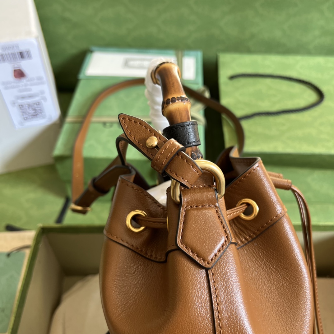 Gucci Diana Small Bucket Bag (23.5-38-10.5cm) - DopestKickz
