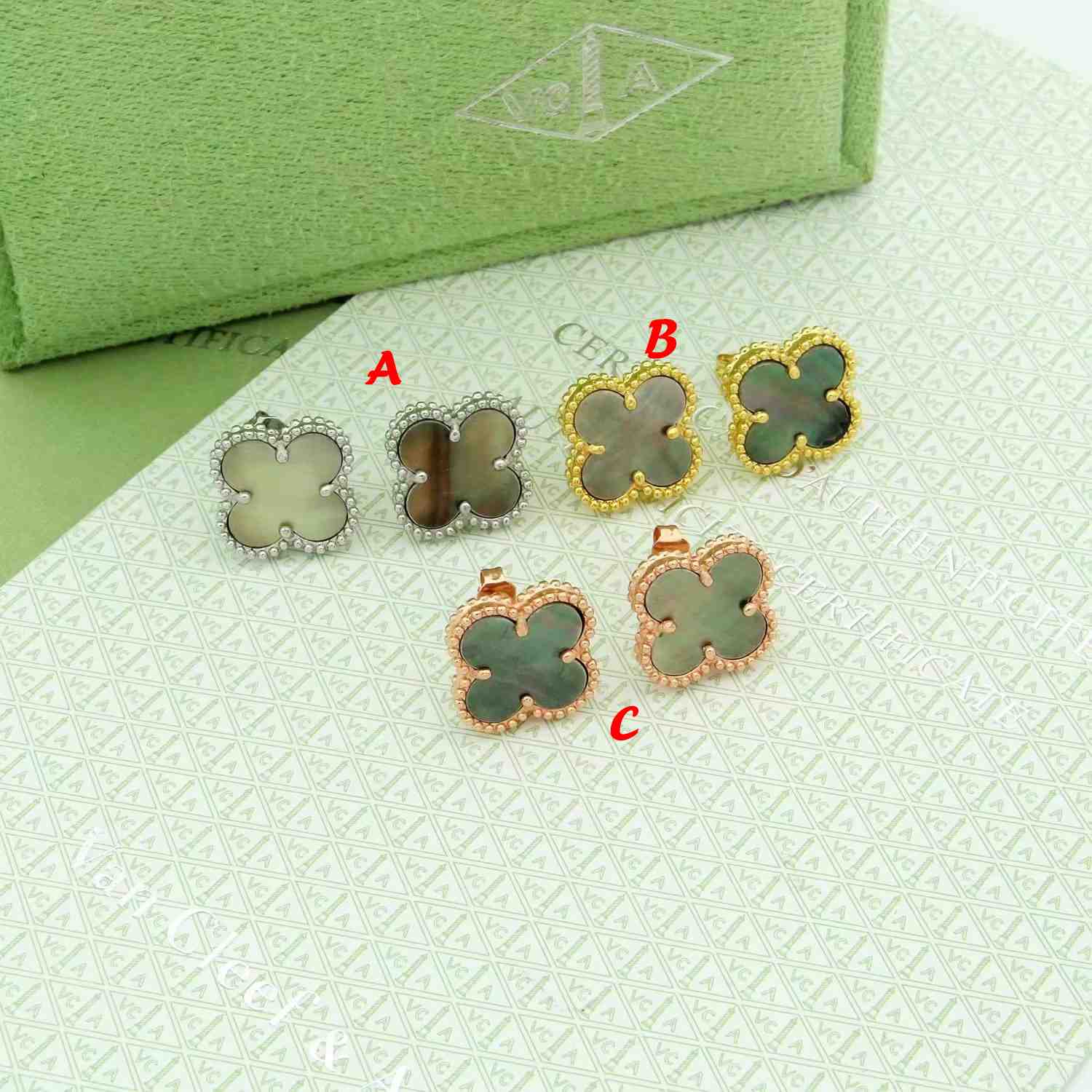 Van Cleef & Arpels Earrings - DopestKickz