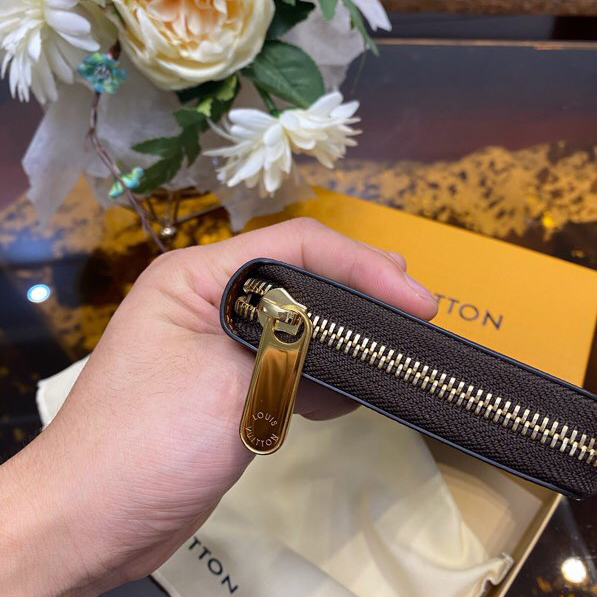 Louis Vuitton Zippy Wallet Fuchsia Monogram(19-10-1cm)  M60017 - DopestKickz