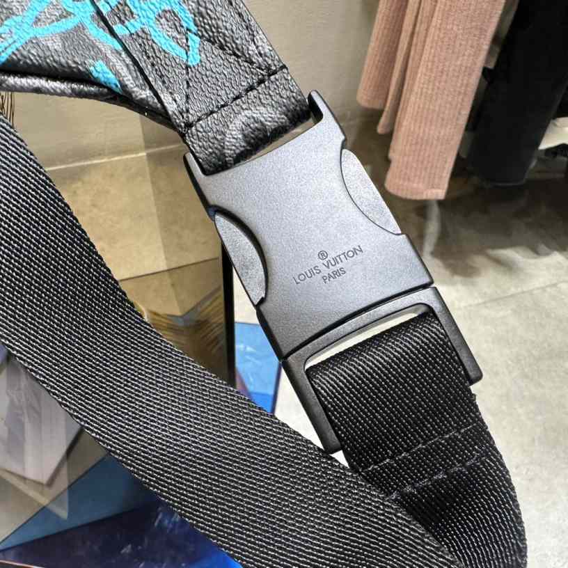 Louis Vuitton Discovery Bumbag(44-15-9cm)     M21397 - DopestKickz