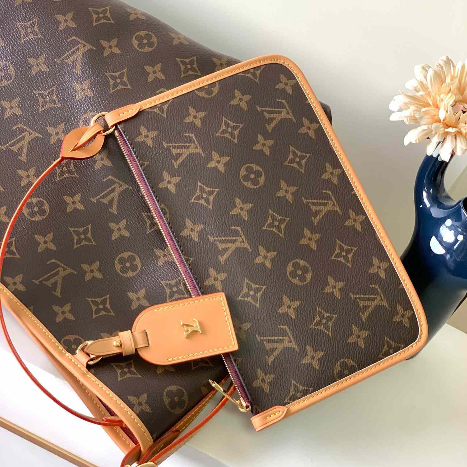 Louis Vuitton Carryall MM (39-30-15cm)     M46197 - DopestKickz