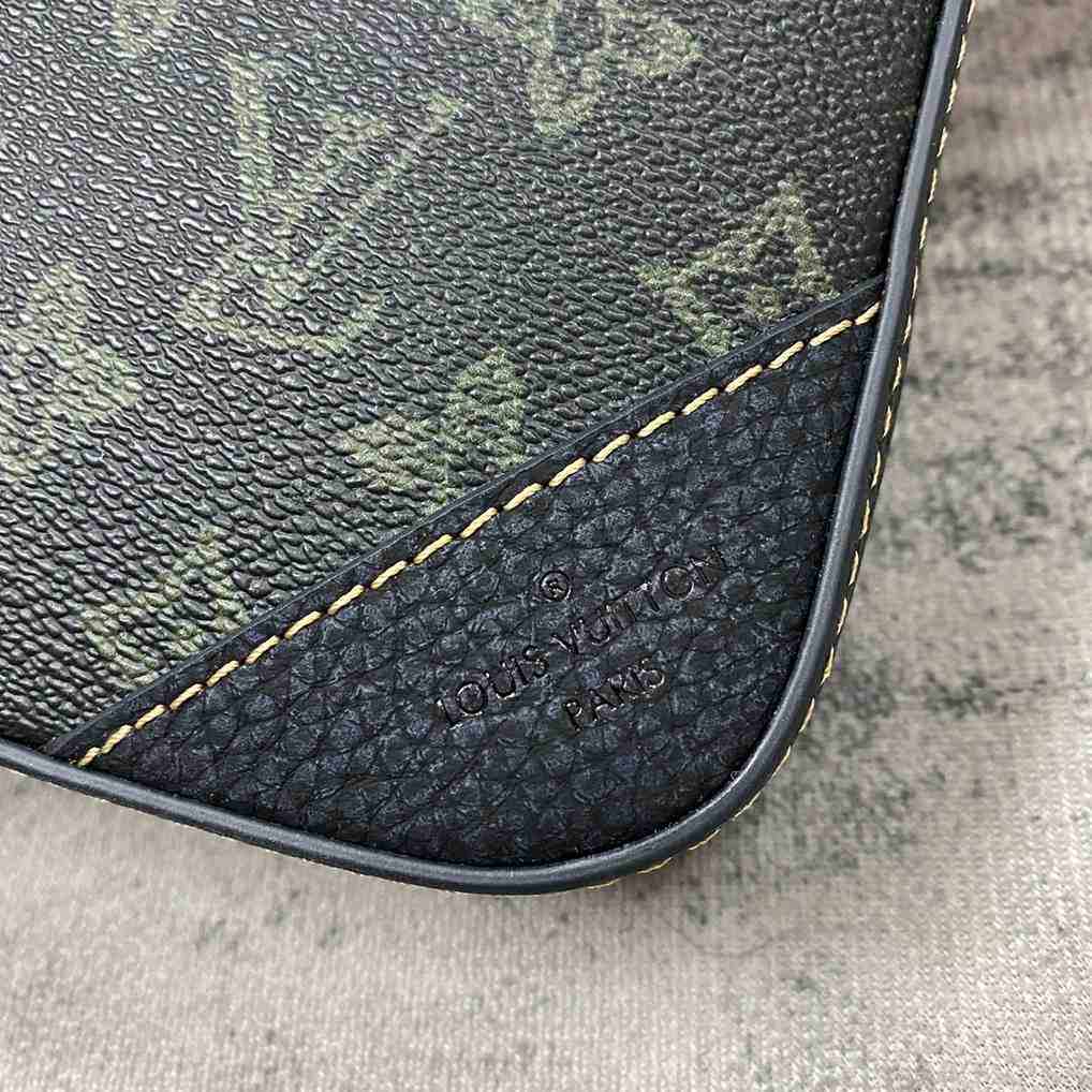 Louis Vuitton Trio Messenger(25-18.5-7cm)   M46340 - DopestKickz