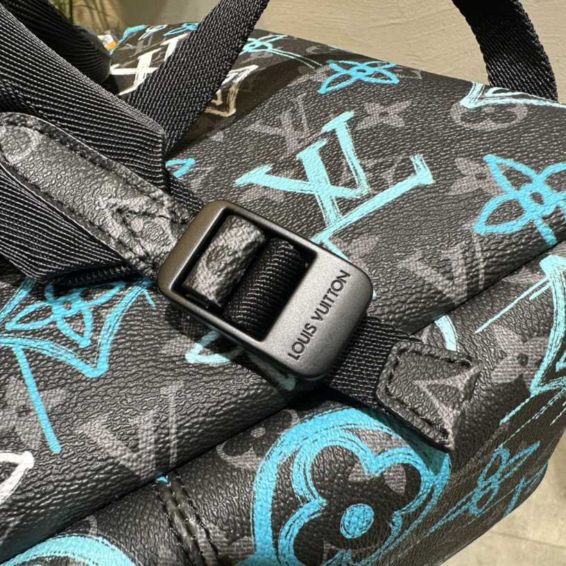 Louis Vuitton Discovery Backpack(30-40-20cm)  M21395 - DopestKickz
