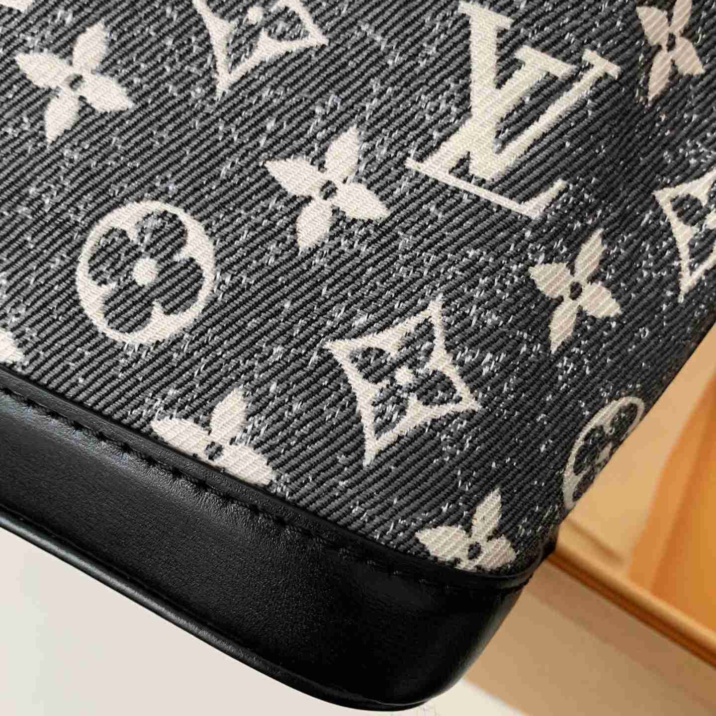 Louis Vuitton Nano Noe(13-16-10m) - DopestKickz