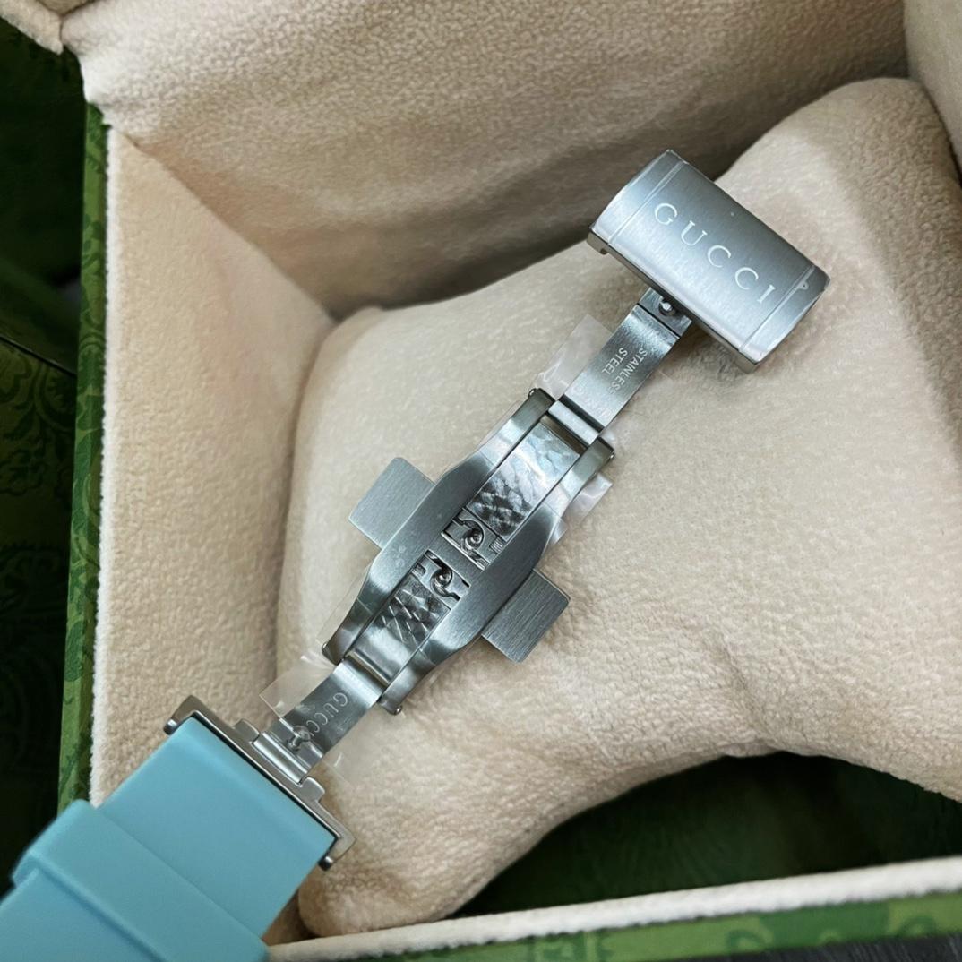 Gucci Dive Watch, 40mm - DopestKickz