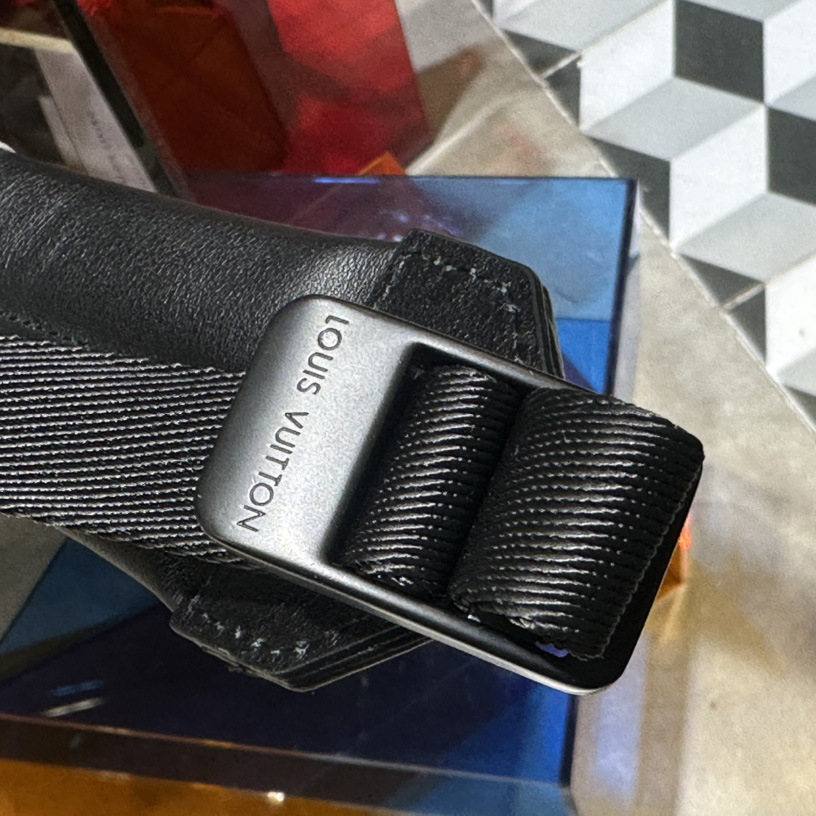 Louis Vuitton Discovery Backpack GM(35-54.5-19cm)  M43680 - DopestKickz