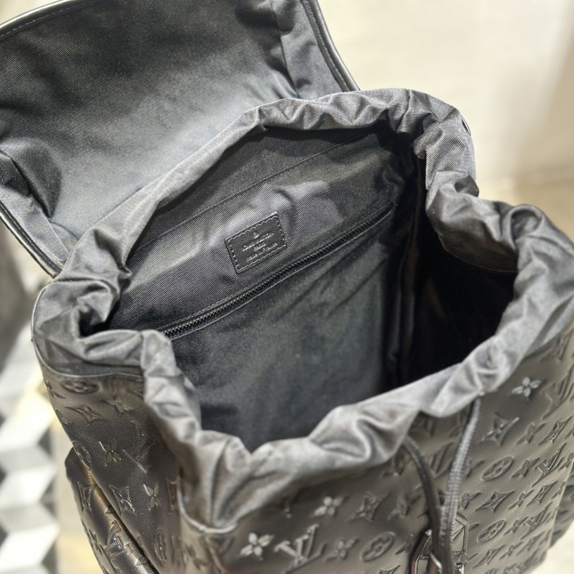 Louis Vuitton Discovery Backpack GM(35-54.5-19cm)  M43680 - DopestKickz