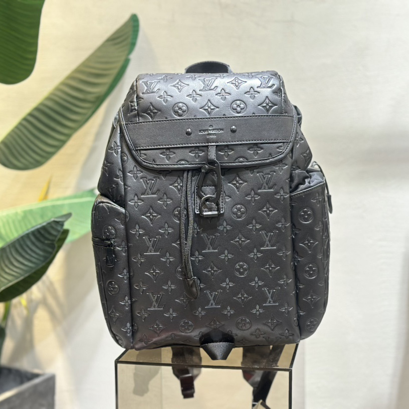 Louis Vuitton Discovery Backpack GM(35-54.5-19cm)  M43680 - DopestKickz