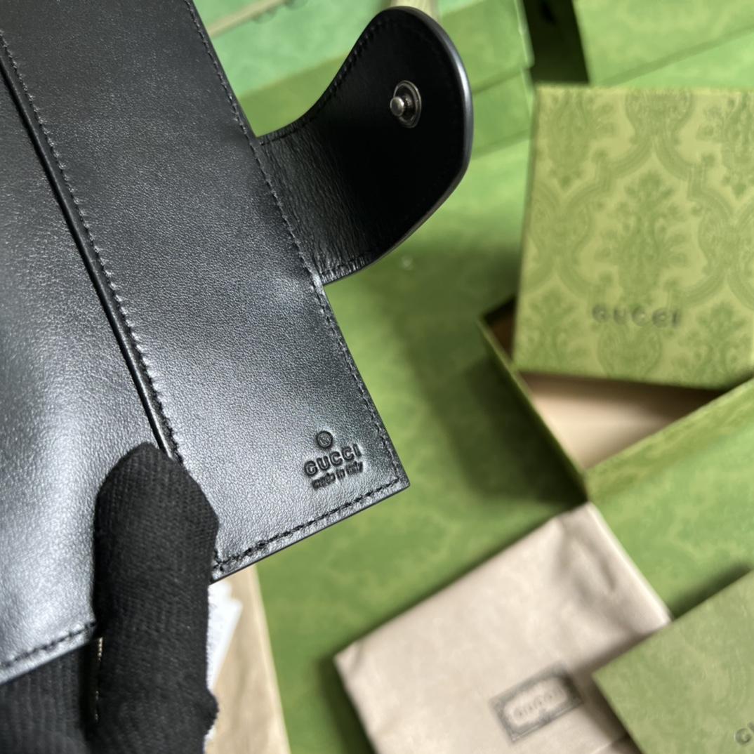 Gucci GG Embossed Passport Case(10.5-14.5cm) - DopestKickz