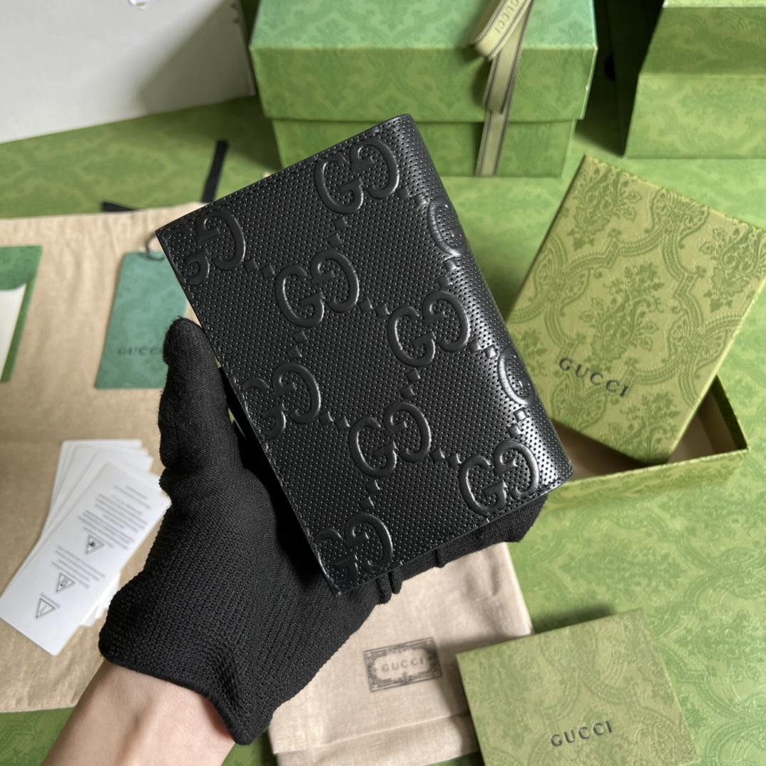 Gucci GG Embossed Passport Case(10.5-14.5cm) - DopestKickz
