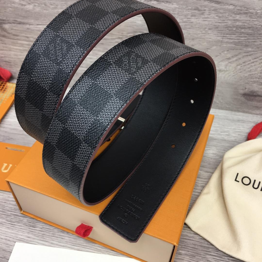 Louis Vuitton  LV Initiales 40mm Reversible Belt - DopestKickz
