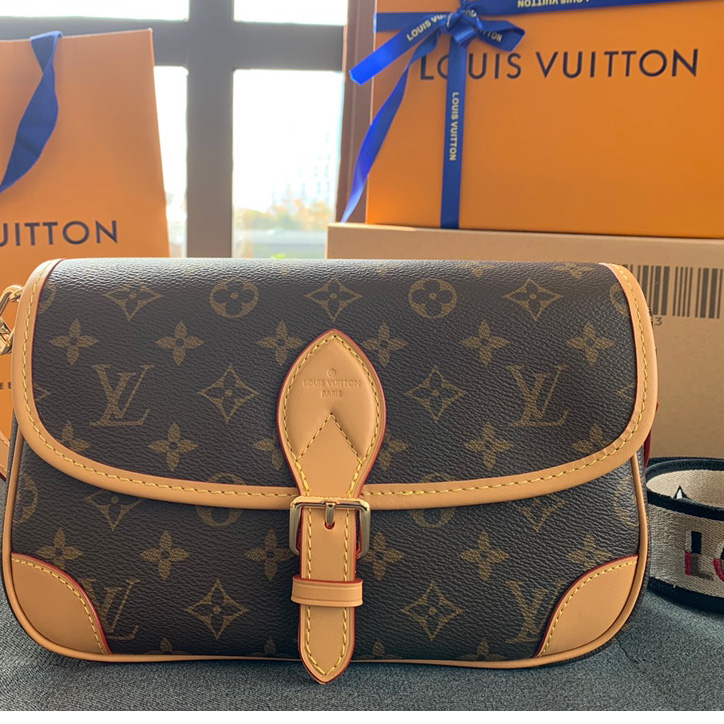 Louis Vuitton Diane(25-9-15cm)   M45985 - DopestKickz