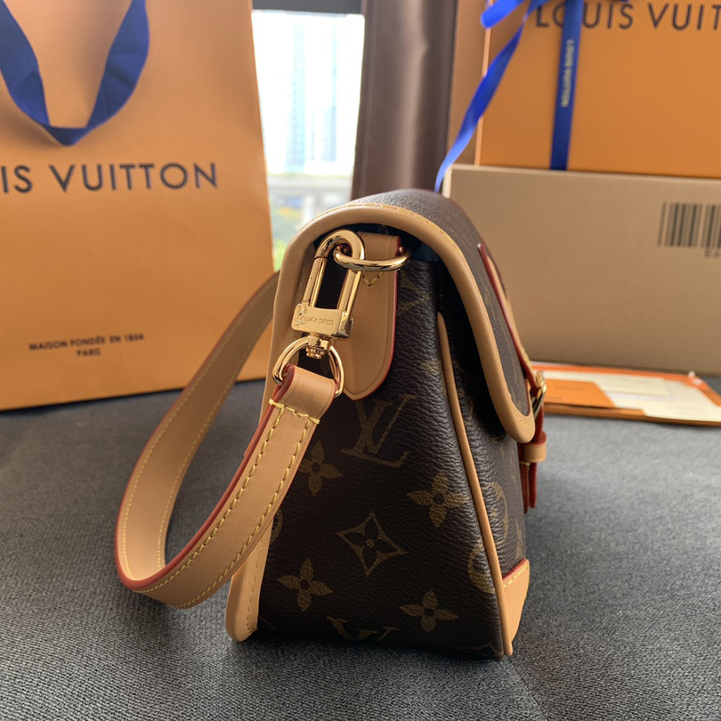 Louis Vuitton Diane(25-9-15cm)   M45985 - DopestKickz