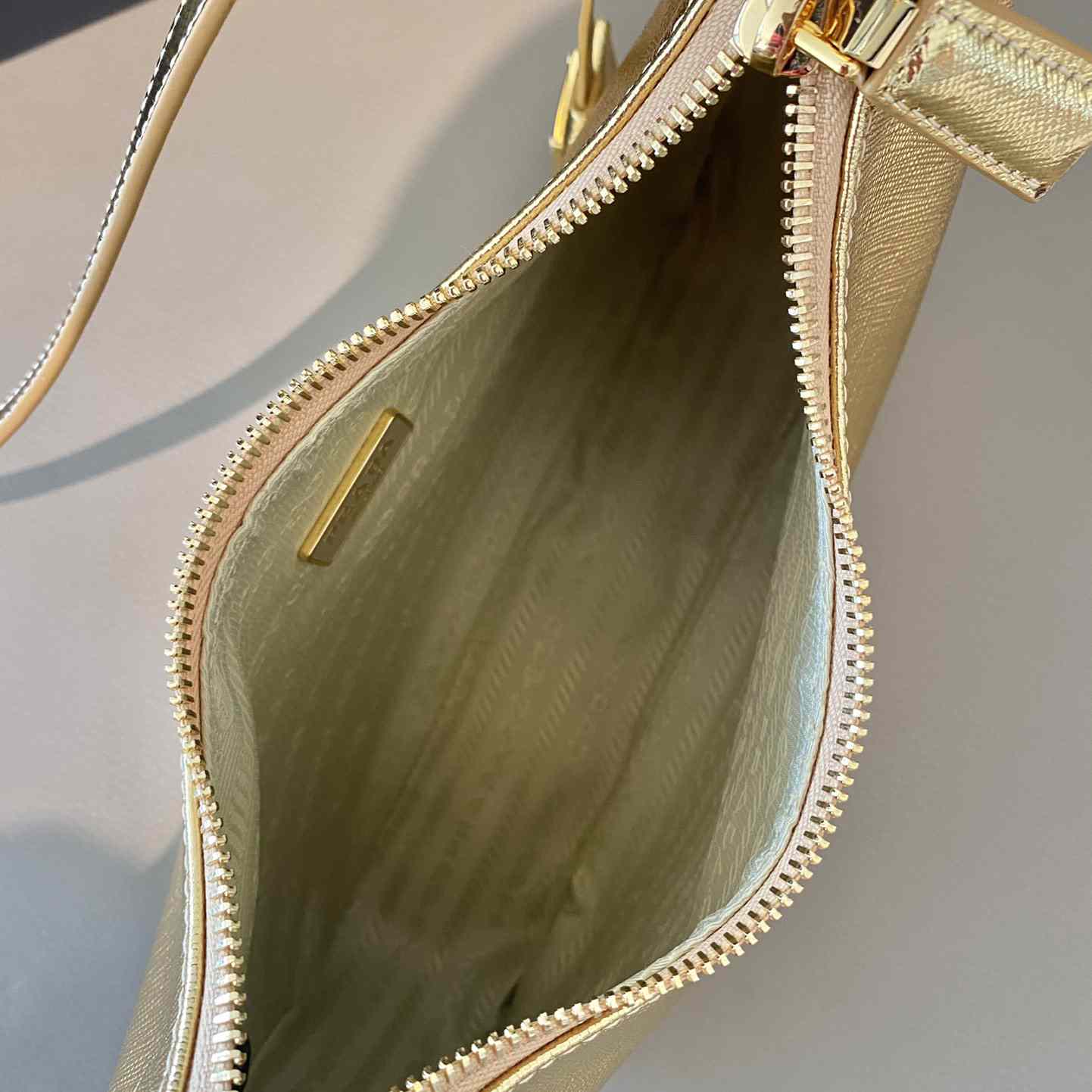 Prada Saffiano Leather Mini Bag(23-17-6.5cm) - DopestKickz