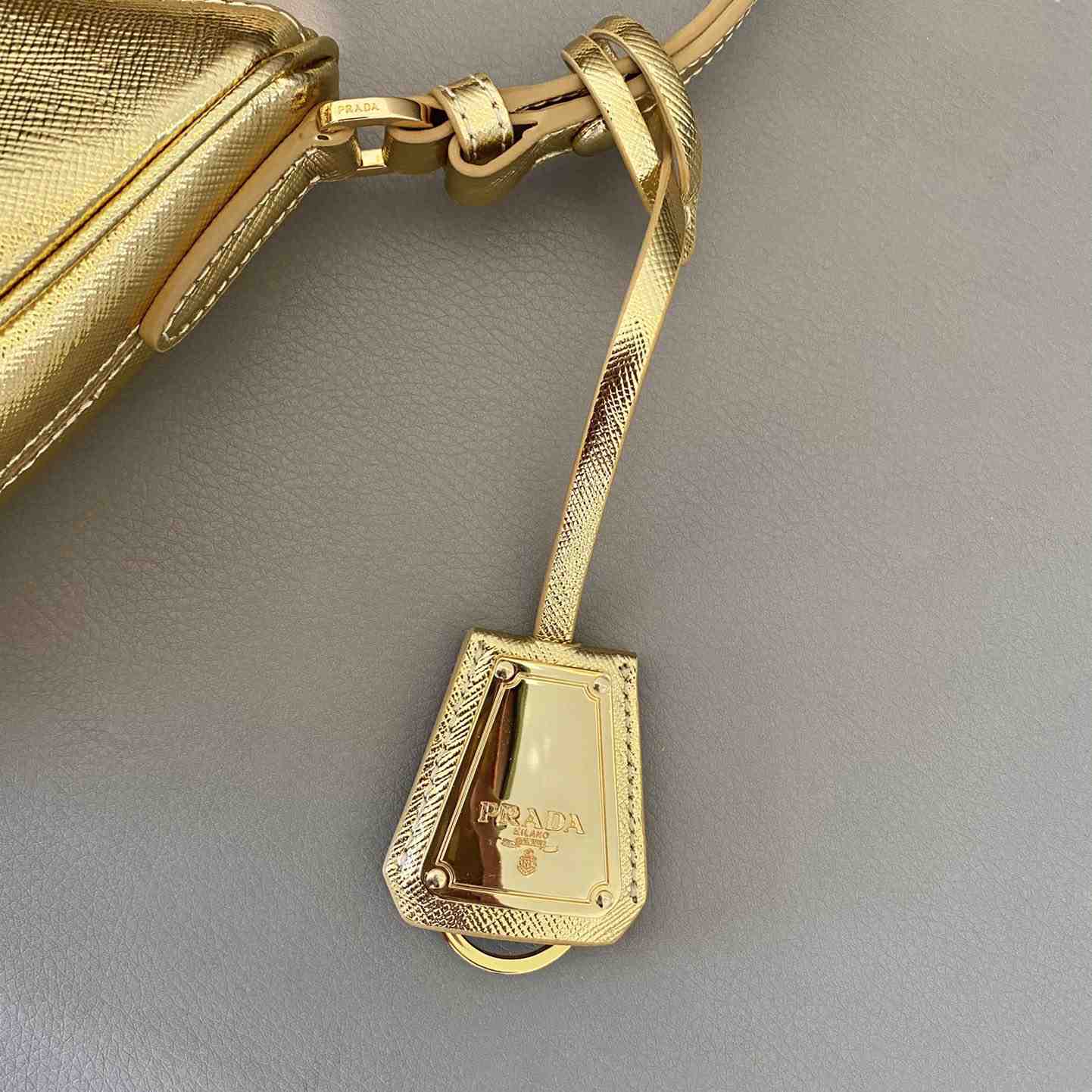 Prada Saffiano Leather Mini Bag(23-17-6.5cm) - DopestKickz