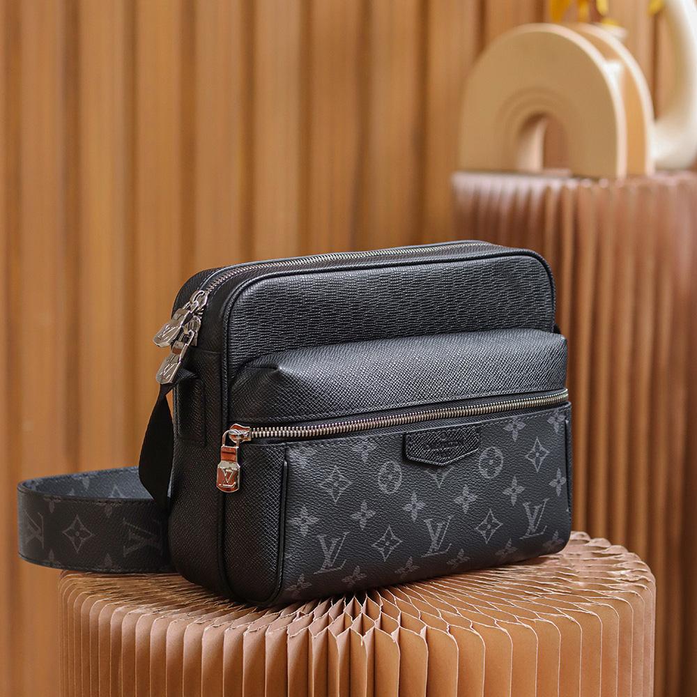  Louis Vuitton Outdoor Messenger(29.5-20-10.5cm)   M30233 - DopestKickz