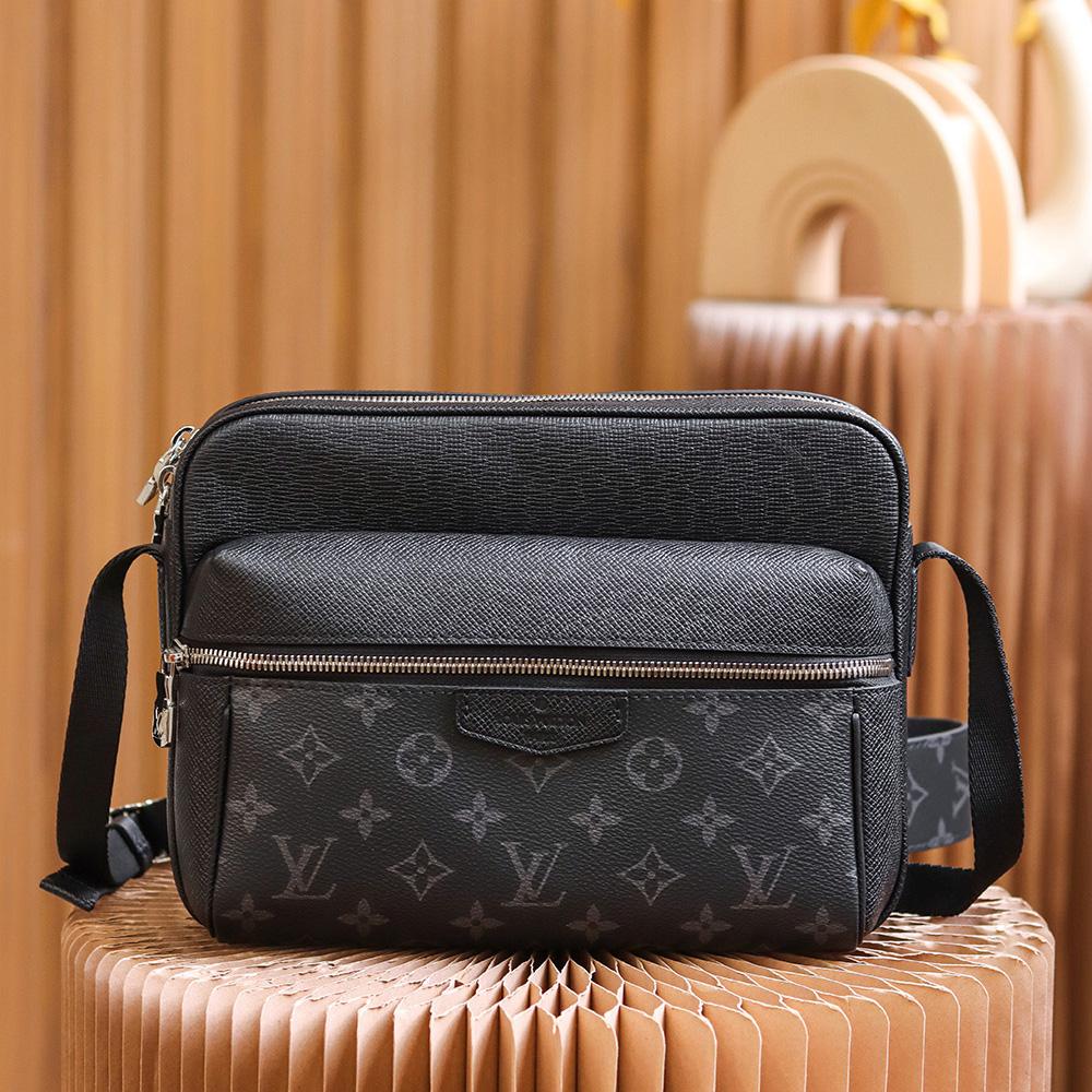  Louis Vuitton Outdoor Messenger(29.5-20-10.5cm)   M30233 - DopestKickz