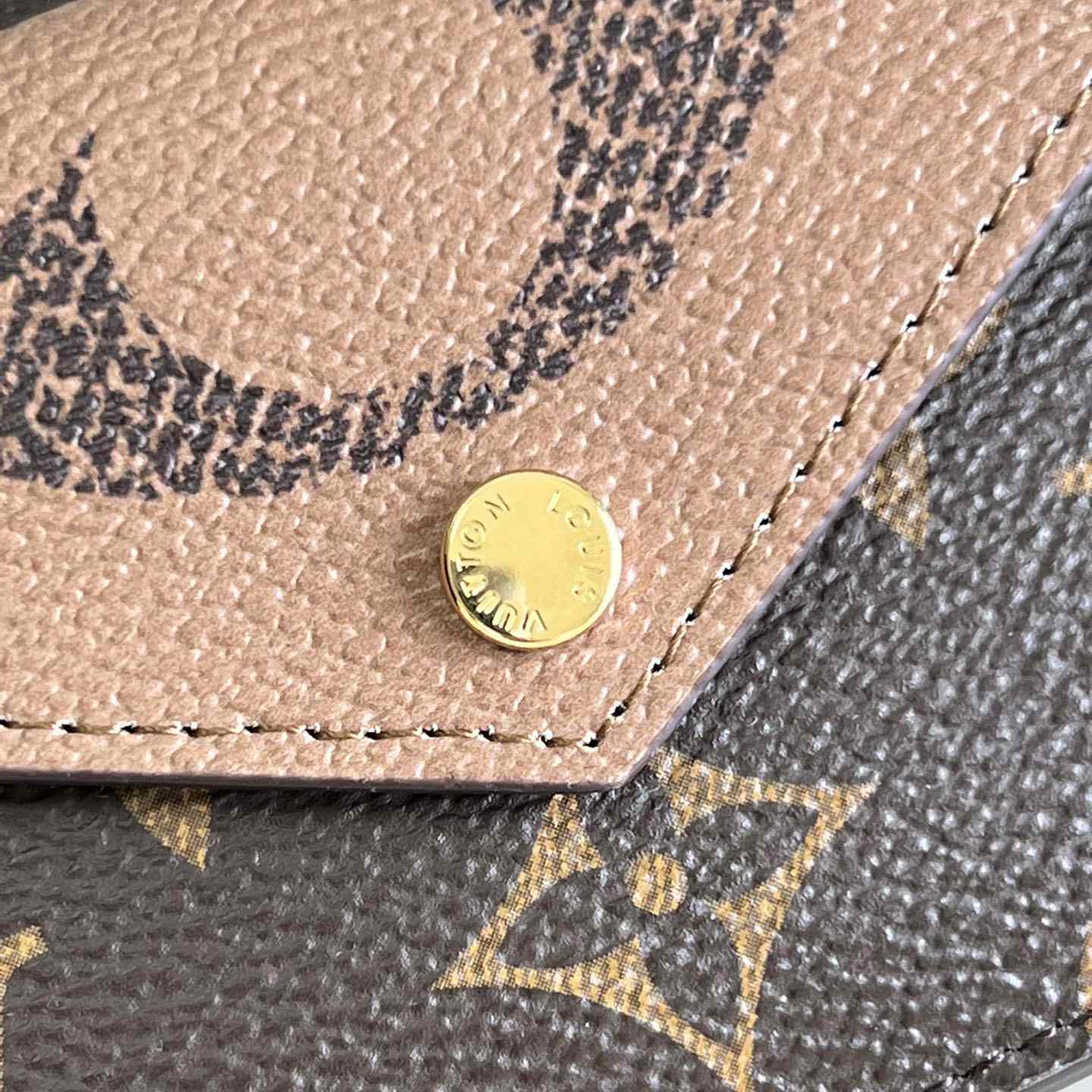 Louis Vuitton  Card Holder Recto Verso(13-9.5-2.5cm)  M81303 - DopestKickz