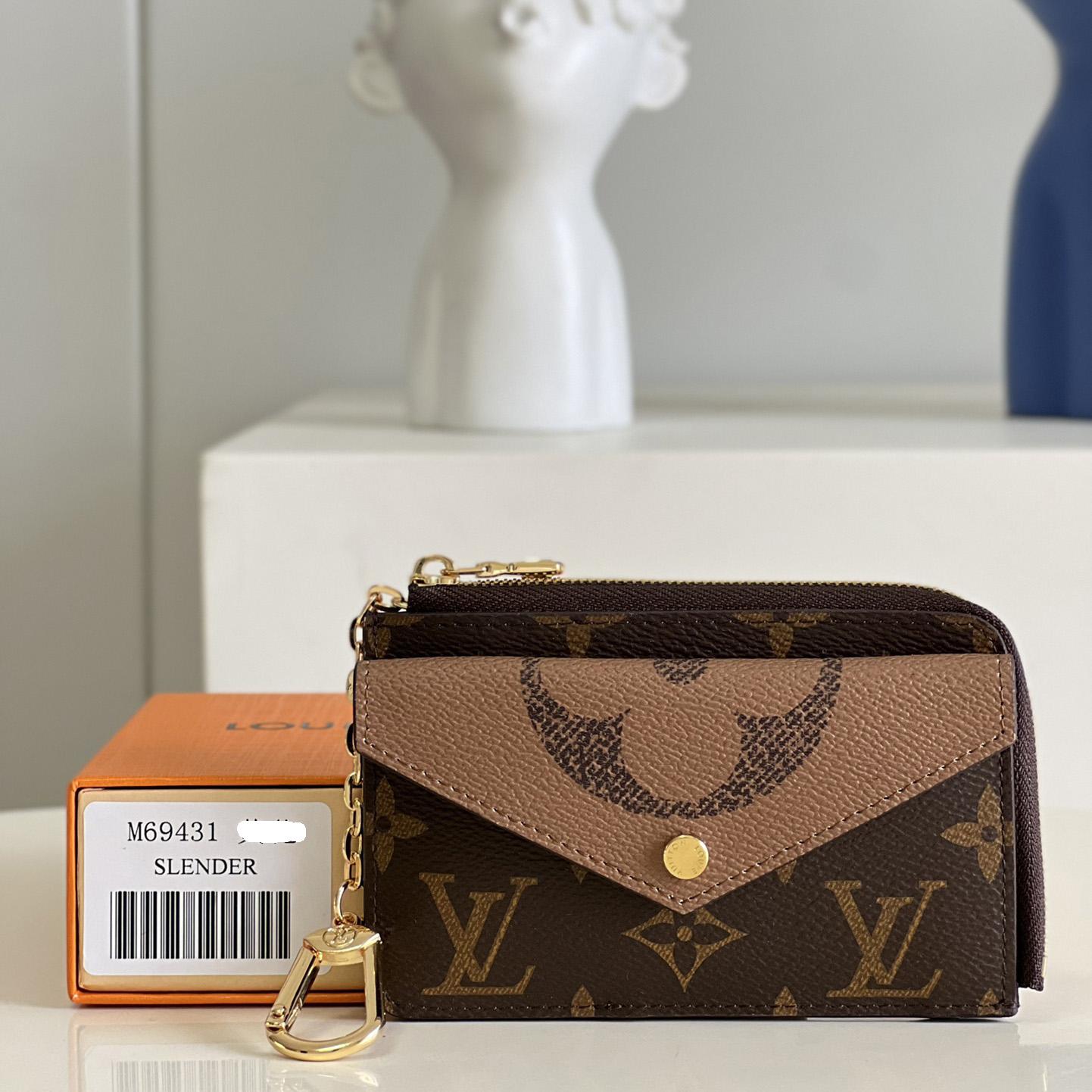 Louis Vuitton  Card Holder Recto Verso(13-9.5-2.5cm)  M81303 - DopestKickz