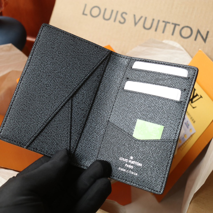 Louis Vuitton Pocket Organizer (7.5-11.1-1cm)   M81789 - DopestKickz