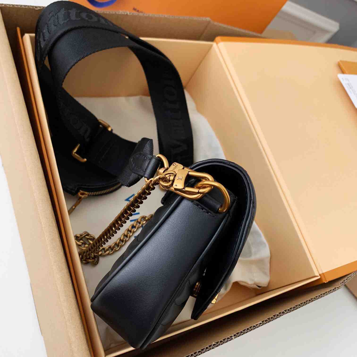  Louis Vuitton New Wave Multi-Pochette(19-14-5cm)   M56461 - DopestKickz