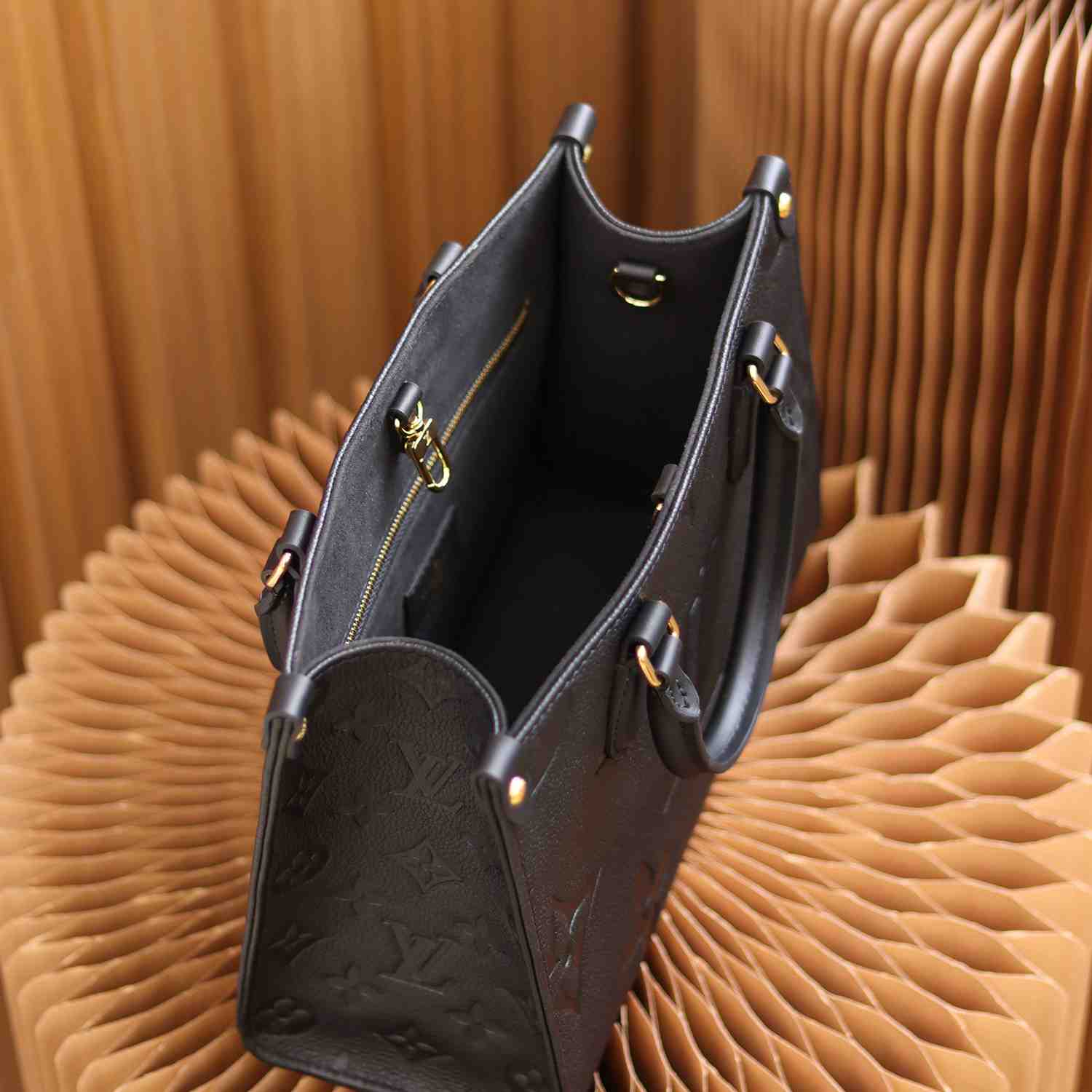 Louis Vuitton Onthego PM(25-19-11.5cm)   M45653 - DopestKickz