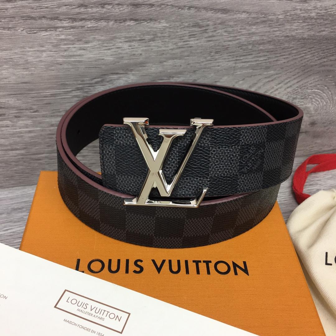 Louis Vuitton  LV Initiales 40mm Reversible Belt - DopestKickz