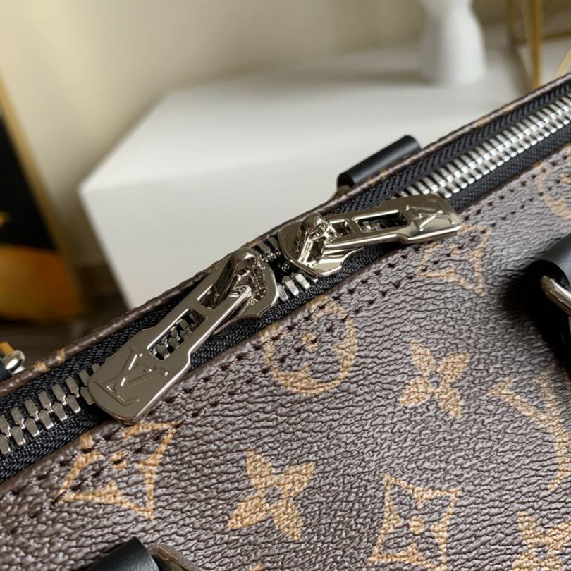 Louis Vuitton Keepall Bandoulière 45      M56711 - DopestKickz