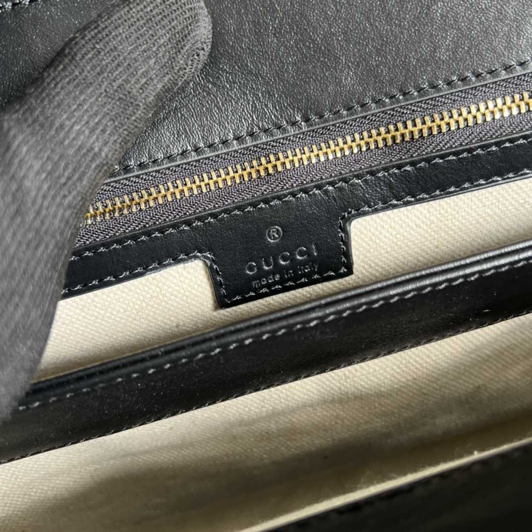 Gucci GG Matelassé Leather Medium Bag(32.5-20-10cm)   - DopestKickz