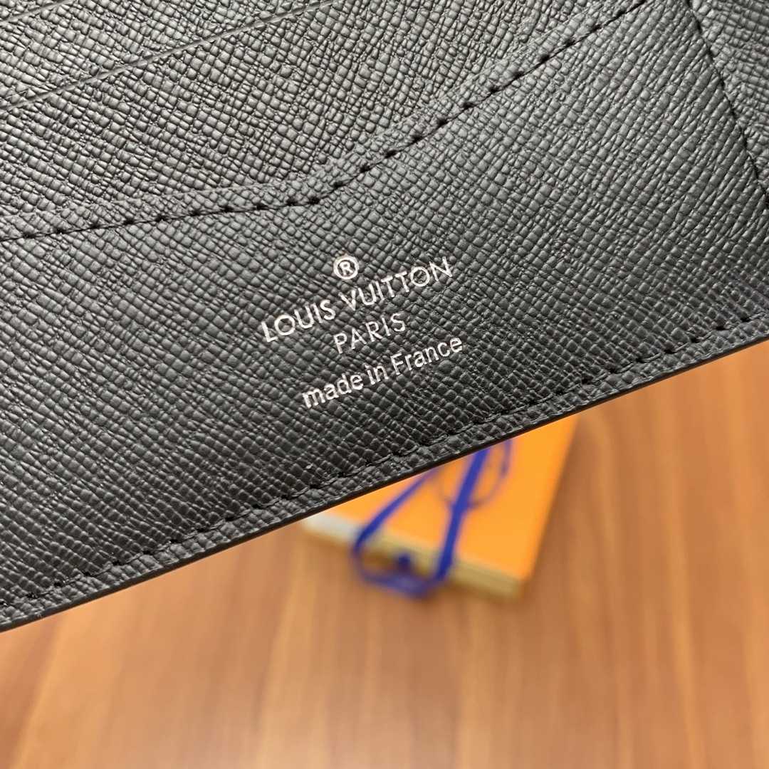 Louis Vuitton Multiple Wallet (11-8.5-1cm)     M61695 - DopestKickz