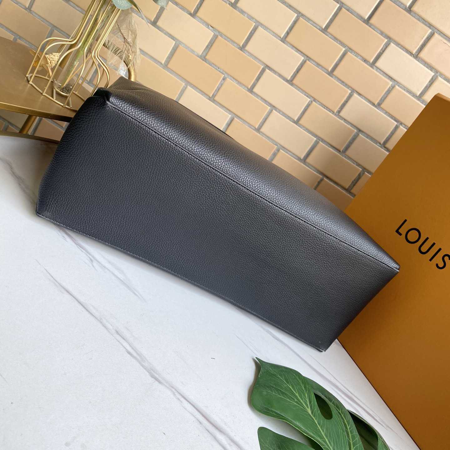 Louis Vuitton Lockme Shopper(42-28-15cm)   M57345 - DopestKickz