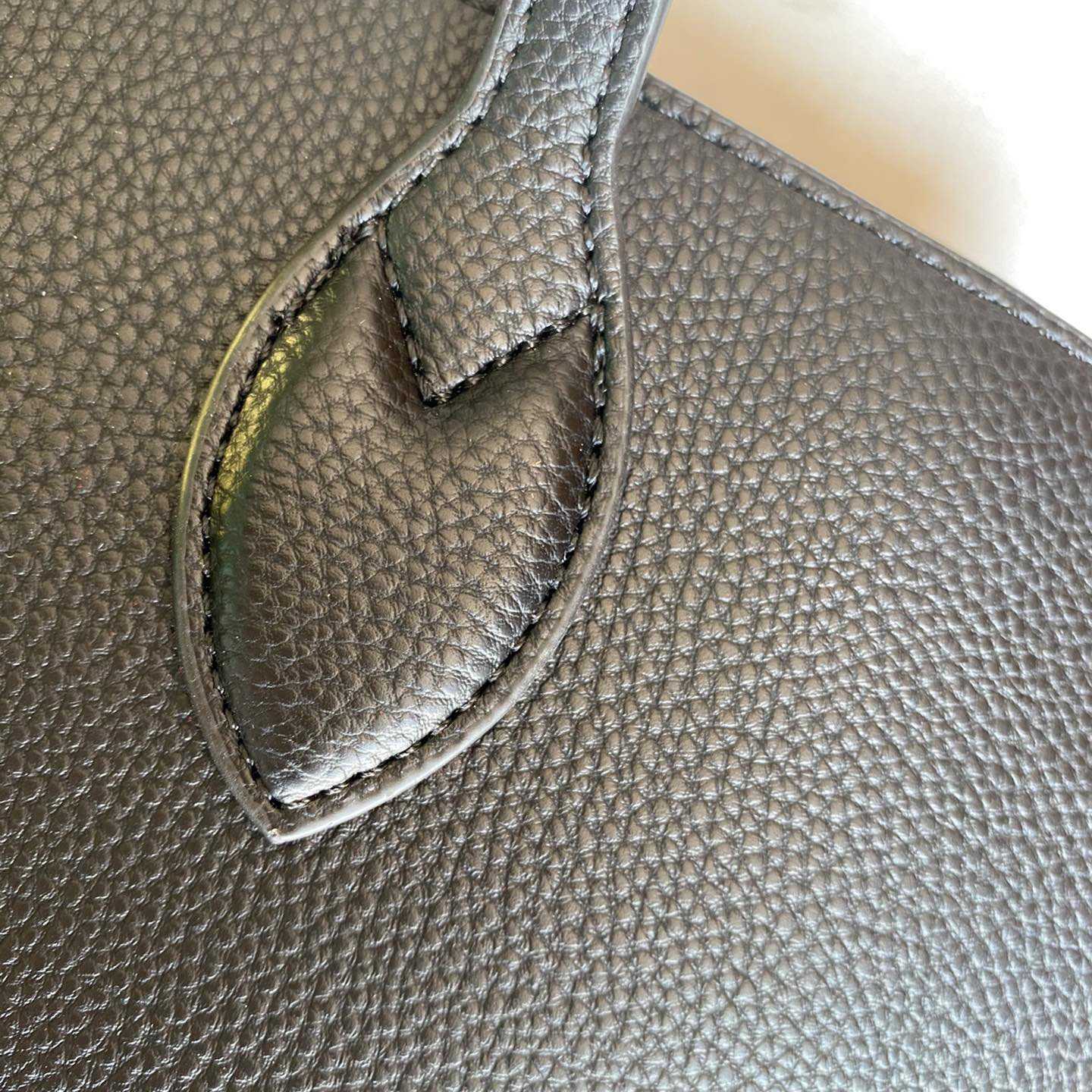 Louis Vuitton Lockme Shopper(42-28-15cm)   M57345 - DopestKickz