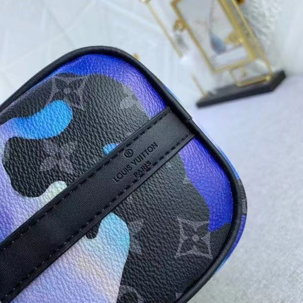 Louis Vuitton Keepall 25(25-15-11cm)   M21430 - DopestKickz