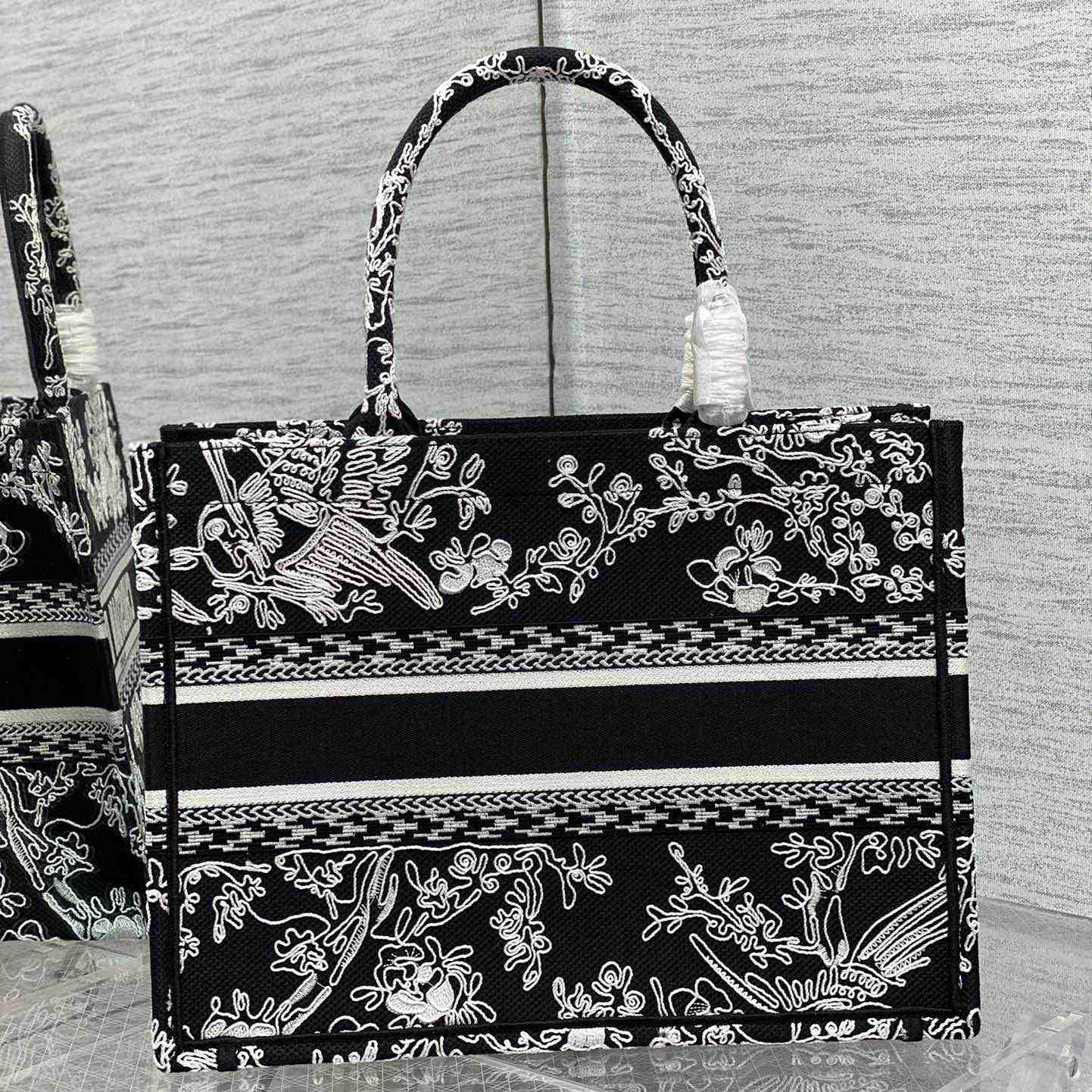 Dior Medium Dior Book Tote(36-18-28cm) - DopestKickz