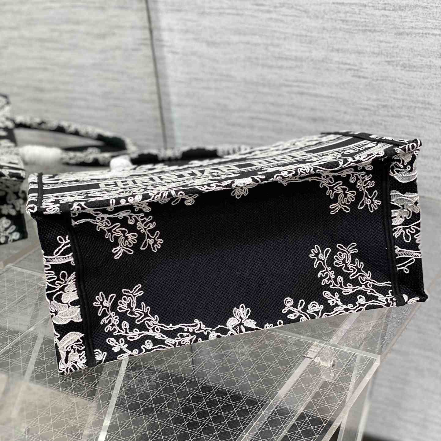 Dior Medium Dior Book Tote(36-18-28cm) - DopestKickz