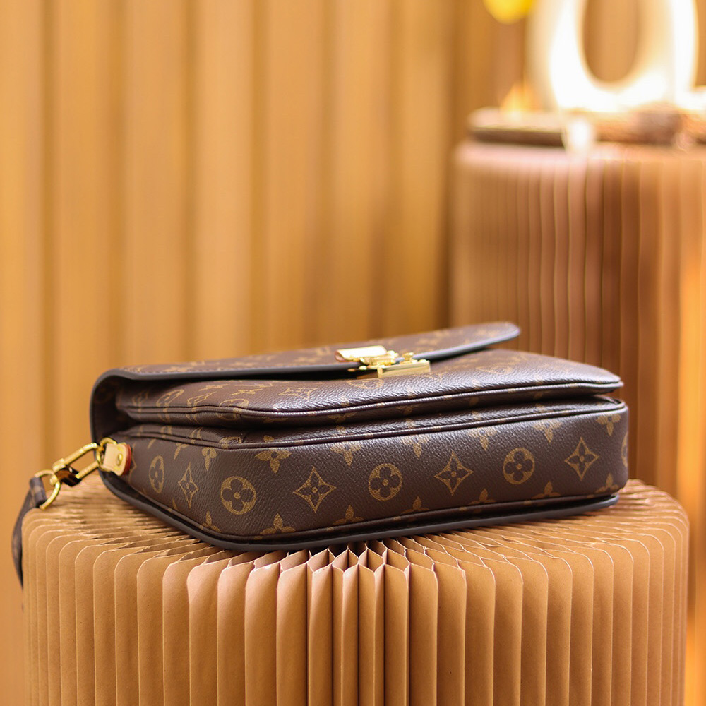 Louis Vuitton Pochette Métis Bag (25*19*7cm)   M44875 - DopestKickz