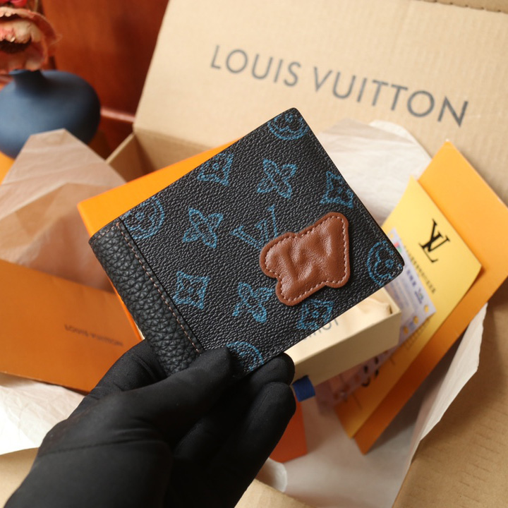 Louis Vuitton Slender Wallet (11-8.5-2cm)   M81821 - DopestKickz