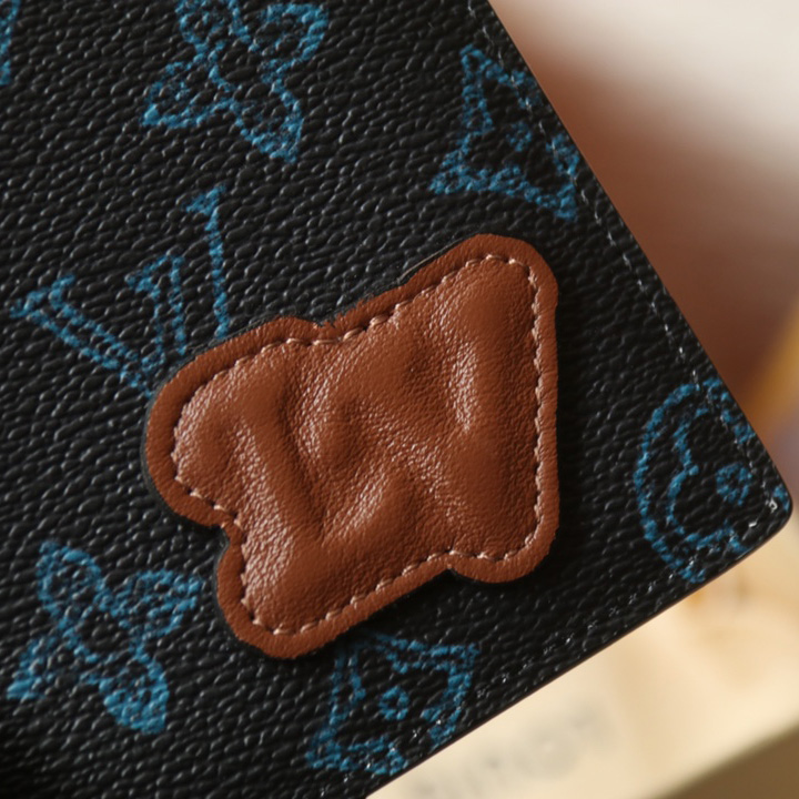 Louis Vuitton Slender Wallet (11-8.5-2cm)   M81821 - DopestKickz