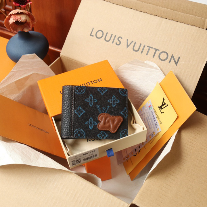 Louis Vuitton Slender Wallet (11-8.5-2cm)   M81821 - DopestKickz