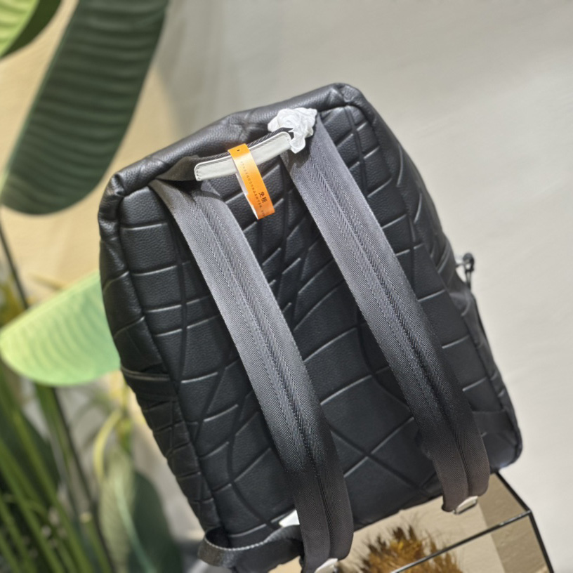 Louis Vuitton Discovery Backpack(30-40-20cm)  M21391 - DopestKickz