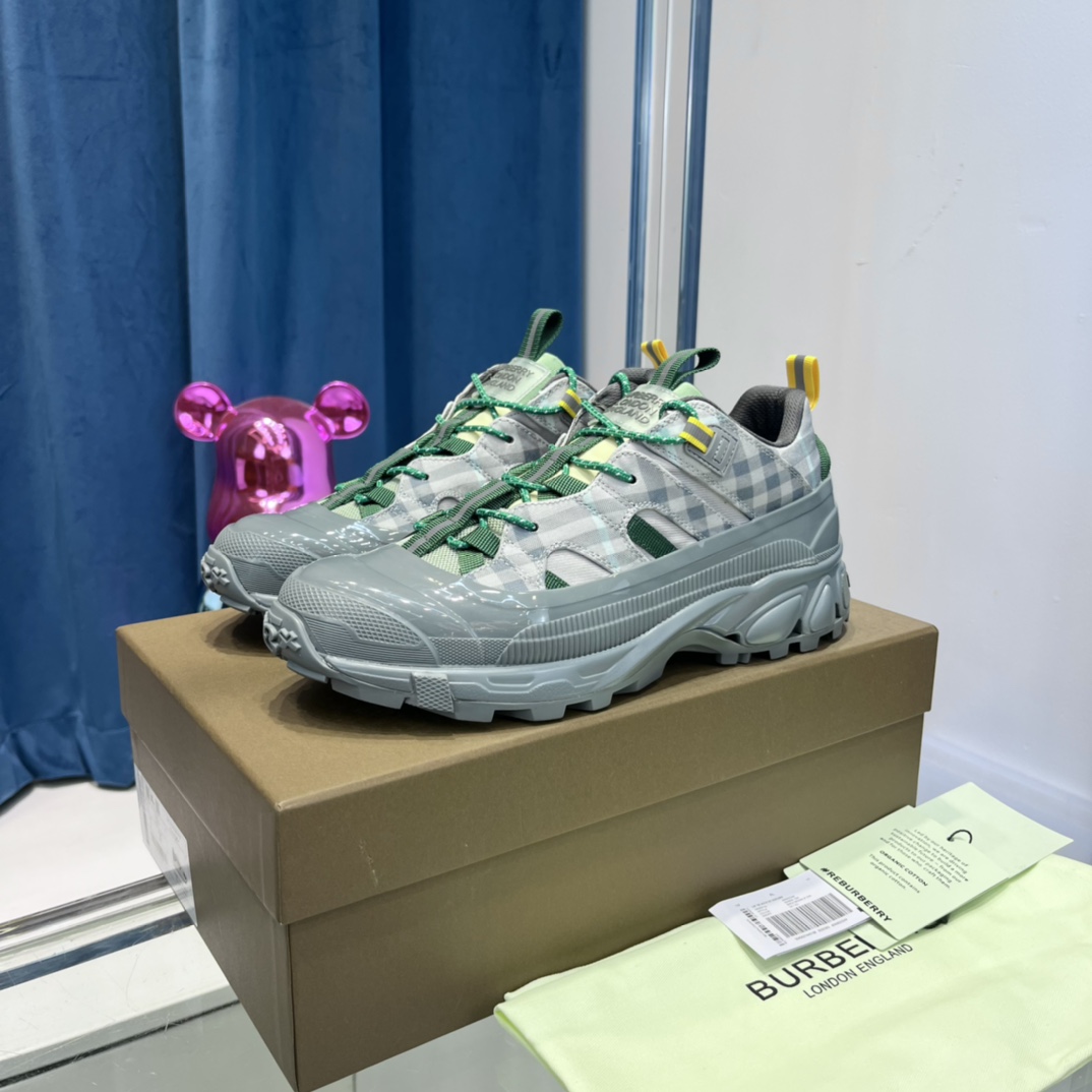 Burberry Arthur Check Sneakers - DopestKickz