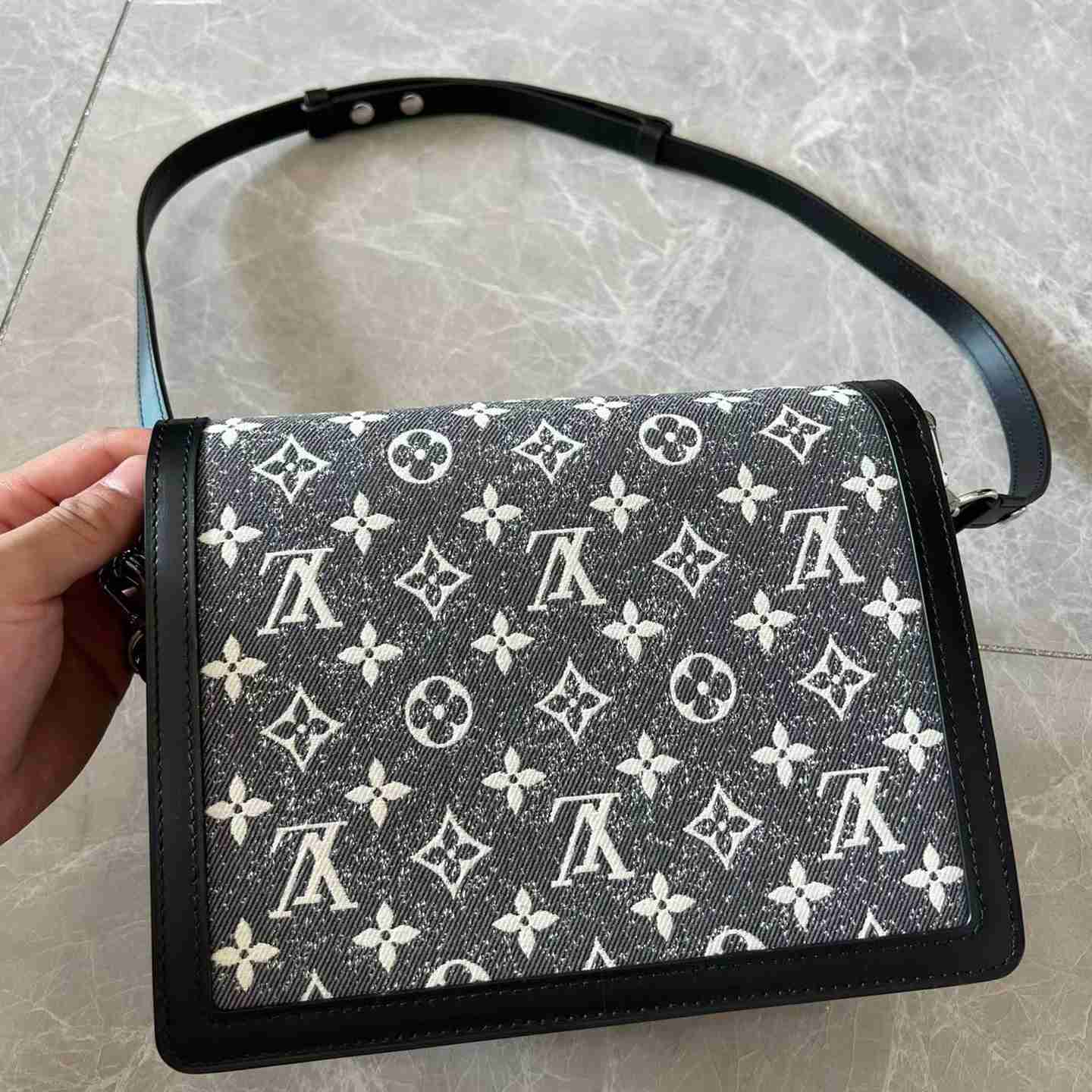 Louis VuittonDauphine MM Handbag (25-17-10.5cm)   M21458 - DopestKickz