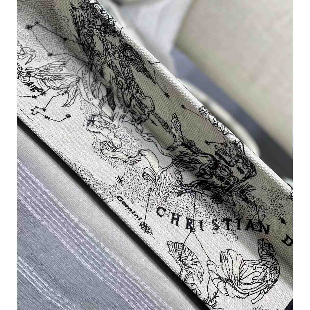 Dior Oblique Embroidered Book Tote(41.5-25-18cm) - DopestKickz