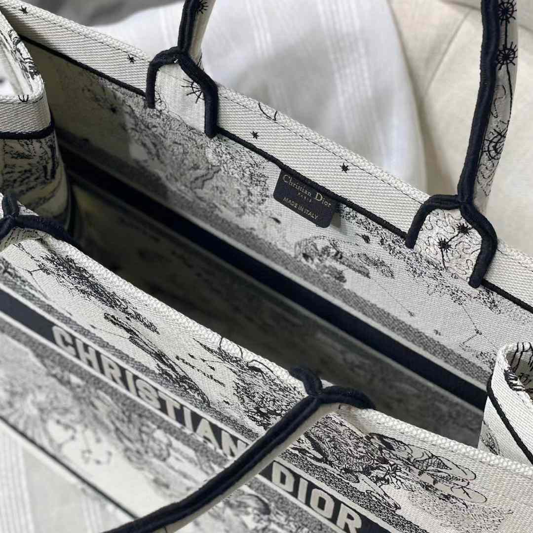 Dior Oblique Embroidered Book Tote(41.5-25-18cm) - DopestKickz