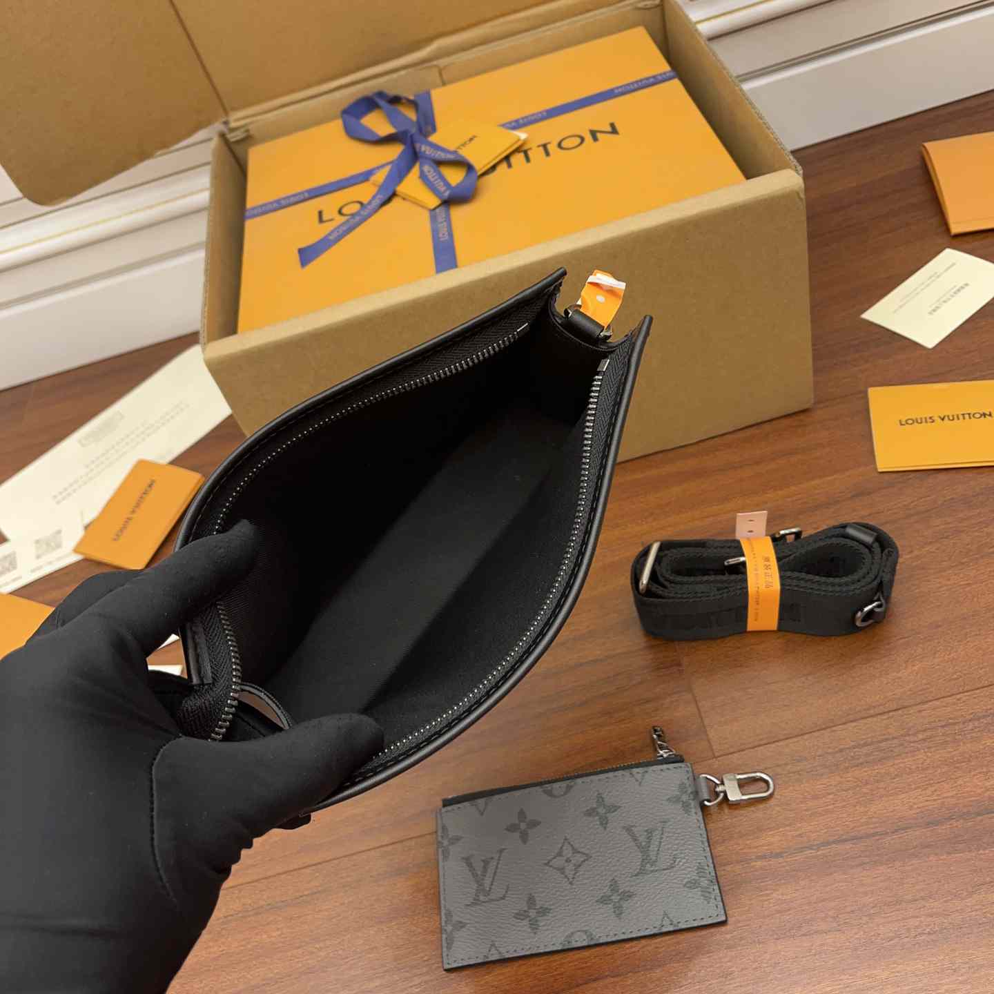 Louis Vuitton Gaston Wearable Wallet(22x14.5x4.5CM)   M81124 - DopestKickz