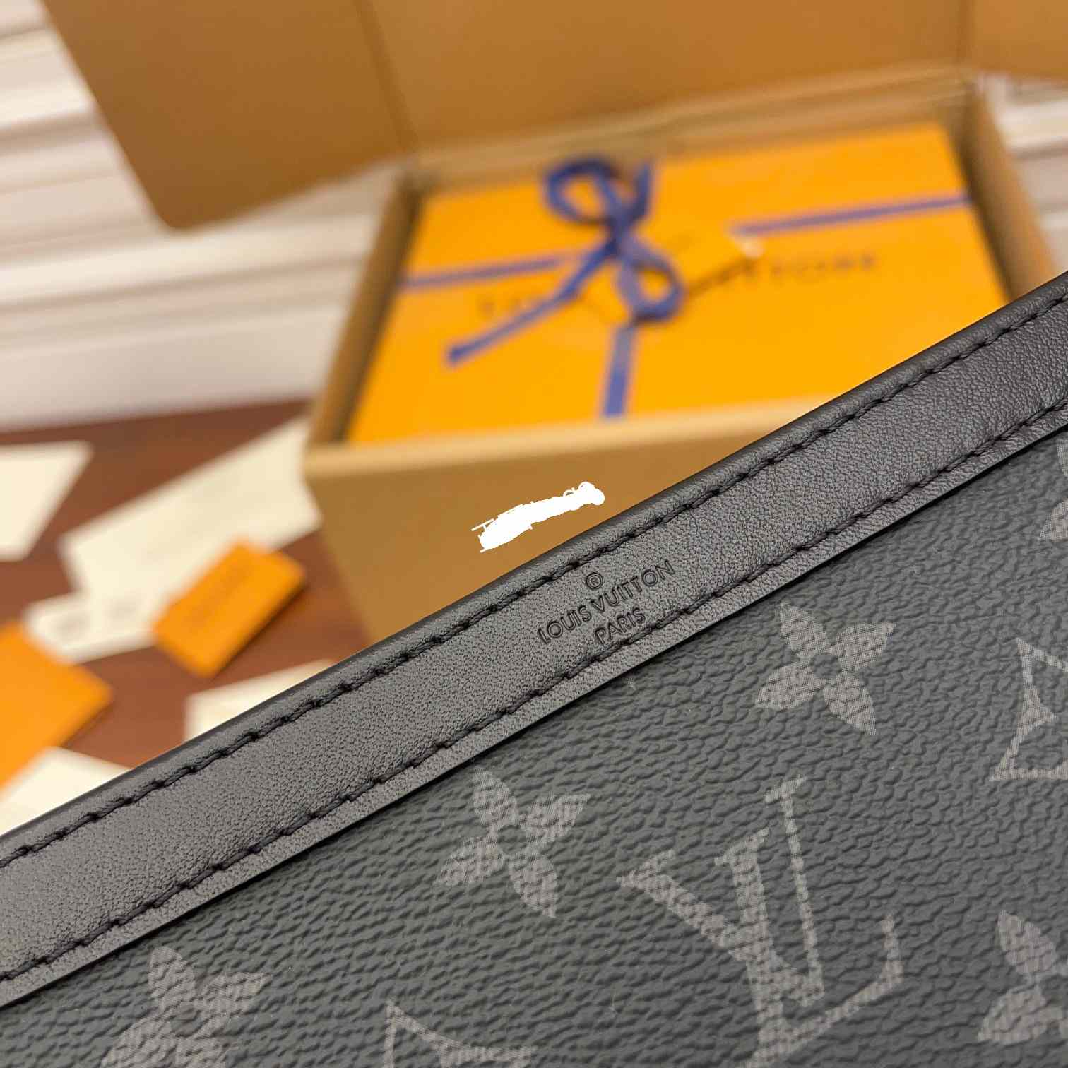 Louis Vuitton Gaston Wearable Wallet(22x14.5x4.5CM)   M81124 - DopestKickz