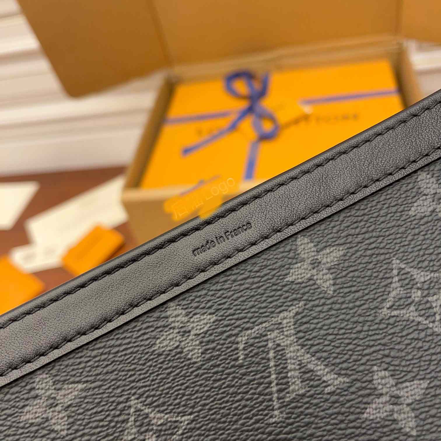 Louis Vuitton Gaston Wearable Wallet(22x14.5x4.5CM)   M81124 - DopestKickz