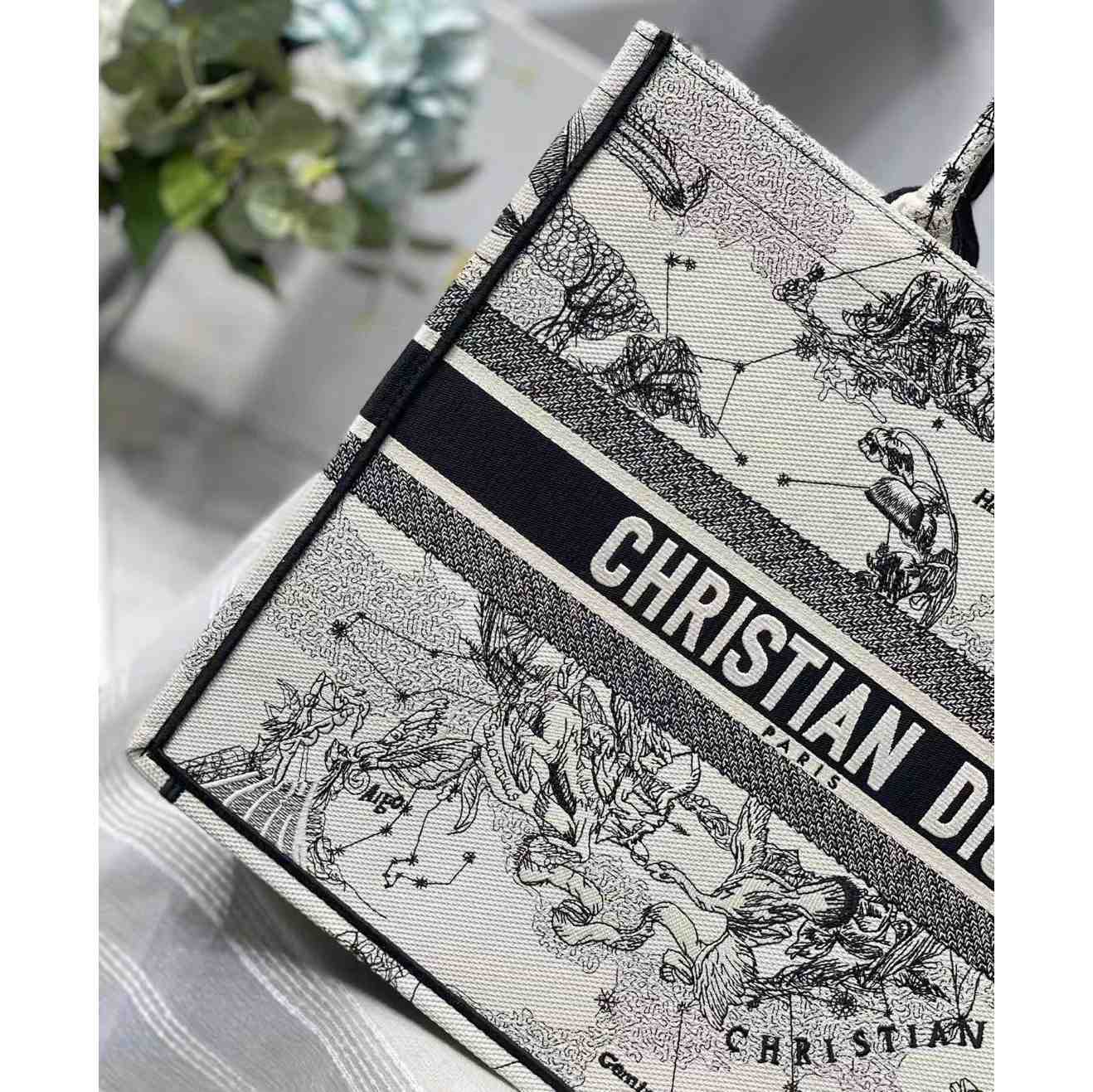 Dior Oblique Embroidered Book Tote(41.5-25-18cm)-Embroiderable Characters - DopestKickz