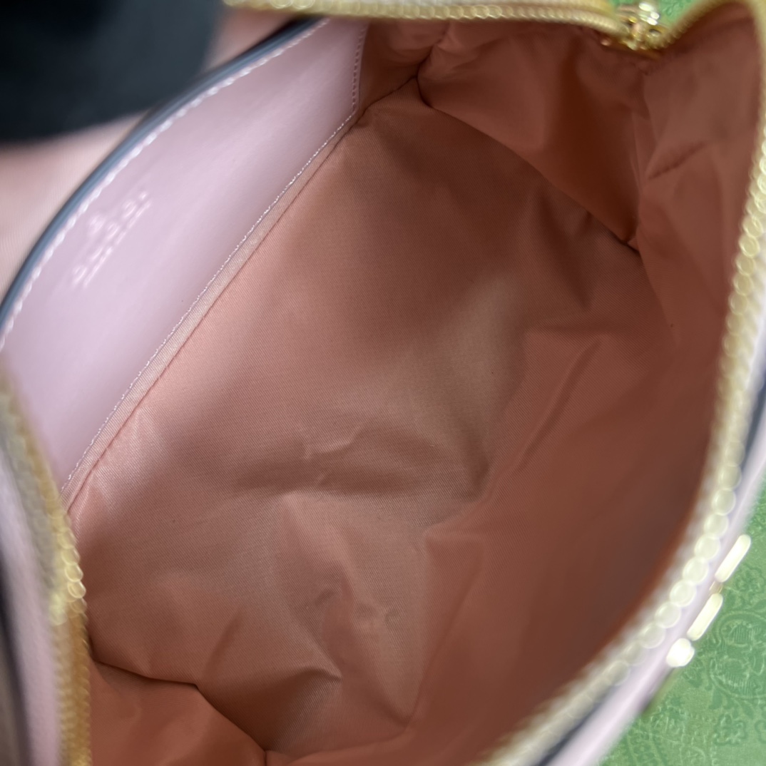 Gucci GG Matelassé Beauty Case(16*12.5*9cm) - DopestKickz