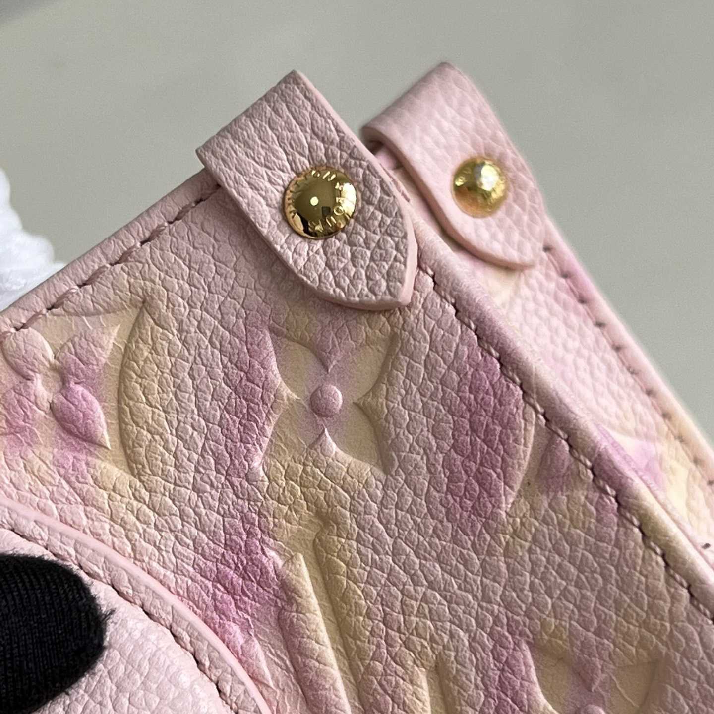 Louis Vuitton OnTheGo PM Tote Bag (25 x 19 x 11.5 cm)   M46168 - DopestKickz